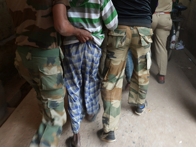 レイプ被害者の母親、加害者の父親らに暴行受け重体 インド