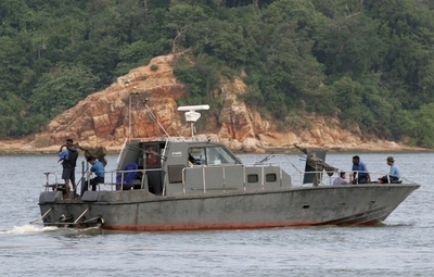 スリランカ海軍の高速艇が撃沈される、海上で自爆攻撃か