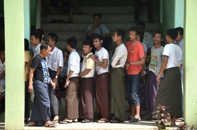 ミャンマー総選挙の投票終わる、投票率は約80％ 選管関係者