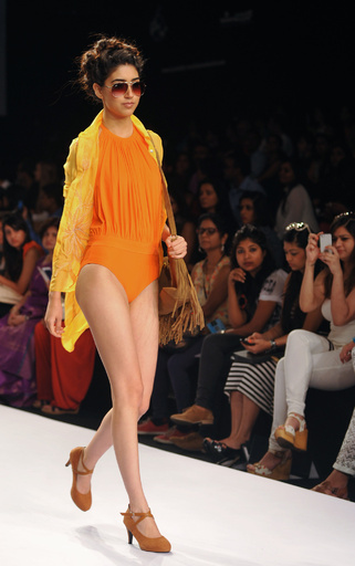 ＜14年サマーリゾート ラクメ・ファッション・ウィーク＞Payal Singhalら