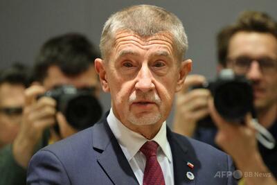 グリーンランドの位置知るため高価な地球儀購入 チェコ首相、物笑いの種に