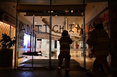 民主派デモでインターネット制限の可能性、香港政府当局者