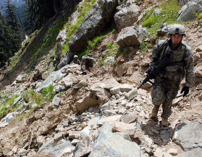 アフガニスタン東部出激しい戦闘　8人が死亡