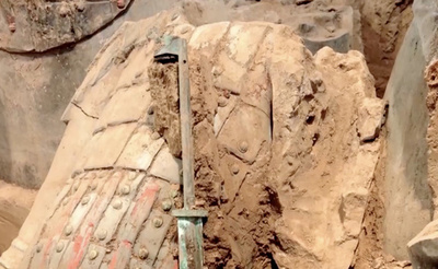 兵馬俑に対する考古学発掘、秦軍の神器を解明