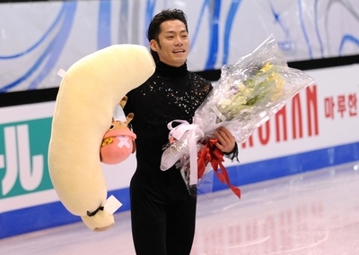 チャンが男子SP首位、高橋は5位 鈴木は女子SP2位に GPファイナル