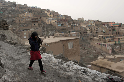 6歳少女と結婚した高齢聖職者を逮捕、アフガニスタン