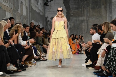 「マルニ」19年春夏コレクション発表