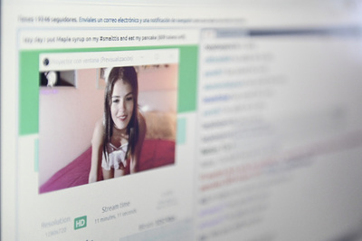 エロチシズムよりもカウンセリング…都市封鎖でオンライン性産業に変化