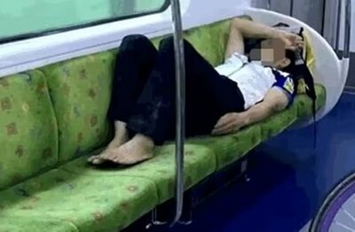 韓国「失われたマナー」…地下鉄、裸足で深い眠りの迷惑乗客、起こしても無視