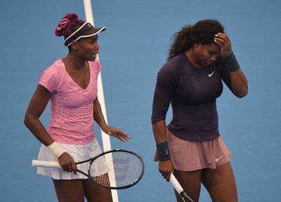 ウィリアムス姉妹がダブルスで初戦敗退、中国オープン