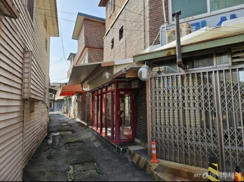 18日午前、京畿道坡州市の売春街(c)MONEYTODAY