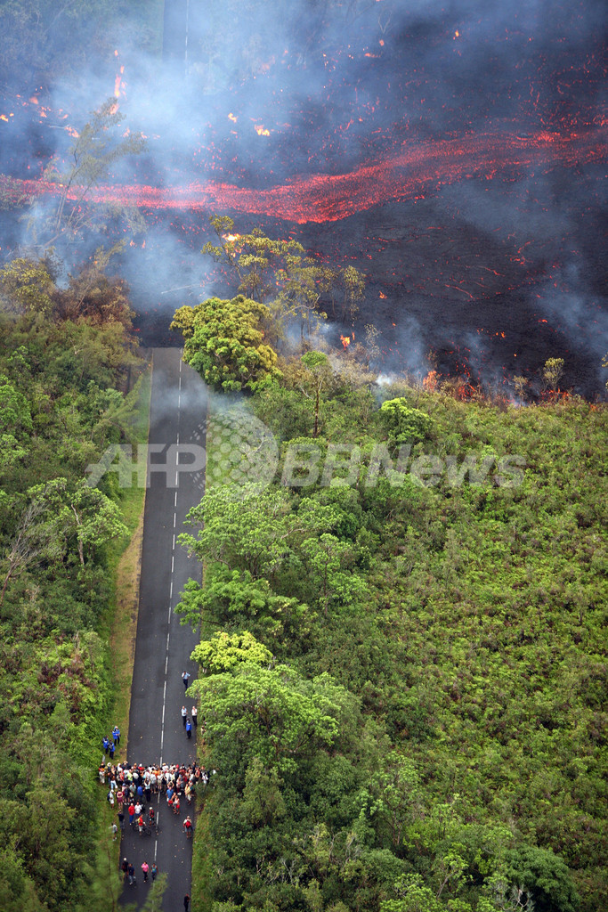 レユニオン島の活火山、噴火活動は現在も継続 - フランス