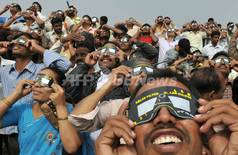 太陽の光がリング状に見える「金環日食」、アフリカやアジアで観測