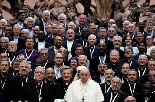 バチカン司教会議、教会での女性の地位めぐる議論も 写真12枚 国際 