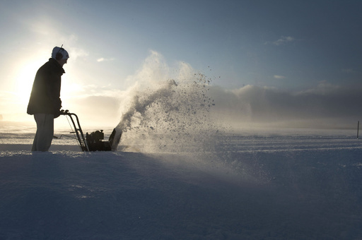 大雪原の雪かき、スウェーデン 写真2枚 国際ニュース：AFPBB News