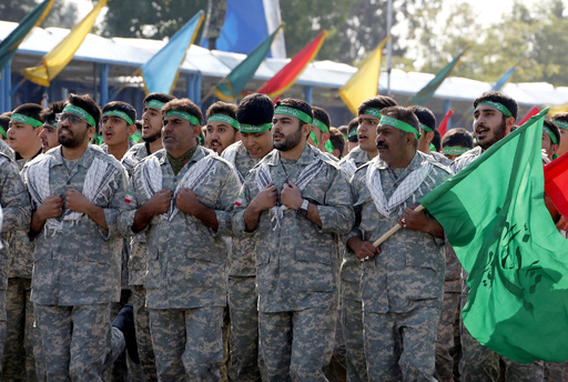 イランの治安部隊員ら3人、「暴徒」に刺殺される 首都テヘラン