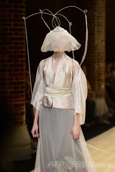 ロマンチックムード満載、「Natalie Capell」15年春夏 080 バルセロナ