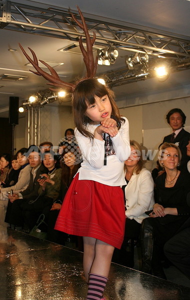 ショコラが子供服に変身、「ショコアンファン コレクション」