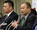 ラグビー日本代表HC就任会見に臨むエディー・ジョーンズ（Eddie Jones）HC（2011年11月22日撮影）。(c)AFP/Yoshikazu TSUNO