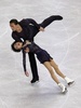 14-15フィギュアスケートグランプリ（GP）シリーズ開幕戦スケート・アメリカ（Skate America 2014）、ペア・フリースケーティング（FS）。演技に臨む川口悠子（Yuko Kawaguchi）/アレクサンドル・スミルノフ（Alexander Smirnov）組（2014年10月26日撮影）。(c)AFP/Getty Images/Jonathan Daniel