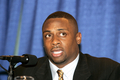 写真は、会見に出席したワシントン・レッドスキンズ（%%Washington Redskins%%）のトロイ・ヴィンセント（%%Troy Vincent%%）。(c)AFP/Getty Images Scott Boehm