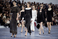 フランス・パリ市内で発表された｢シャネル（CHANEL）｣13年春夏コレクション（2012年10月2日撮影）。(c)AFP/MARTIN BUREAU