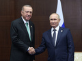 カザフスタン・アスタナで会談に臨むロシアのウラジーミル・プーチン大統領（右）とトルコのレジェプ・タイップ・エルドアン大統領。トルコ大統領府提供（2022年10月13日撮影、資料写真）。(c)AFP PHOTO / HO -  TURKISH PRESIDENTIAL PRESS SERVICE