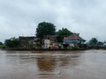 大雨に見舞われたインドネシアの首都ジャカルタの様子（2020年2月25日撮影）。(c)BAY ISMOYO / AFP