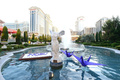米ラスベガス（Las Vegas）で開催された「ノブ・ホテル シーザーズ・パレス（Nobu Hotel Caesars Palace）」のグランドオープニングパーティの様子（2013年4月29日撮影）。(c)AFP/Getty Images/Ethan Miller