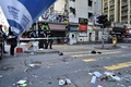 香港で民主派デモの参加者が警官に撃たれた現場に残る血痕（2019年11月11日撮影）。(c)Anthony WALLACE / AFP