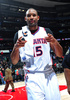 14-15NBA、アトランタ・ホークス対フィラデルフィア・セブンティシクサーズ。チームの勝利を喜ぶアトランタ・ホークスのアル・ホーフォード（2015年1月31日撮影）。(c)AFP/Getty Images/NBAE/Scott Cunningham