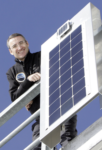 100％太陽発電の飛行機目指し、スイスアルプス山中でソーラーパネル実験