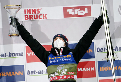 元王者ストフがジャンプ週間第3戦優勝、総合首位に浮上