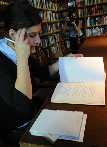 独出版社シュプリンガー、機械生成の「でたらめ」科学論文を撤回へ