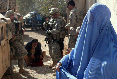 「戦争は貧困と失業のせい」、アフガン国民の認識が明らかに
