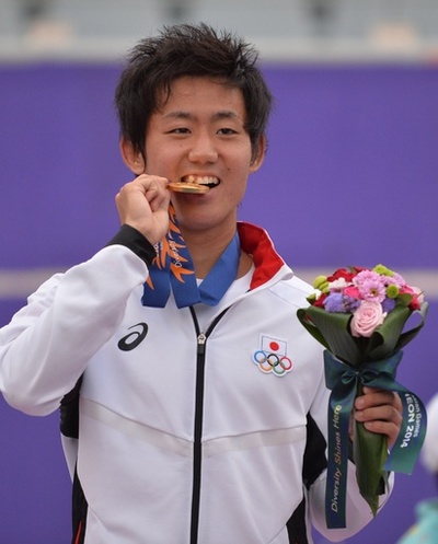 西岡がテニス男子シングルスで金メダル、40年ぶりの快挙達成