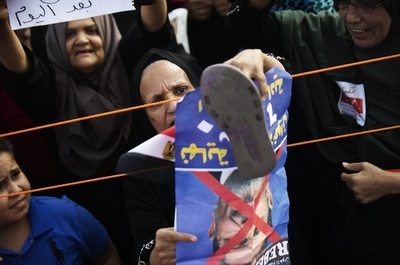 エジプト大統領が辞任要求を拒否、「自由選挙で選出」と強調