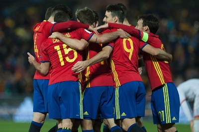 スペインとイタリアが4得点快勝、W杯欧州予選