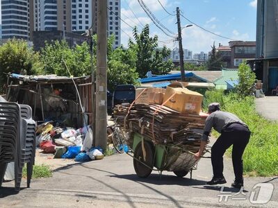 猛暑の中で古紙165キロ、手にしたのは1450円…韓国・高齢者の厳しい現実