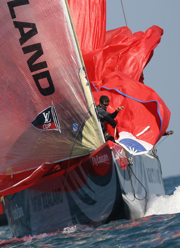 エミレーツ・チーム・ニュージーランド 5連勝でアメリカス・カップ進出