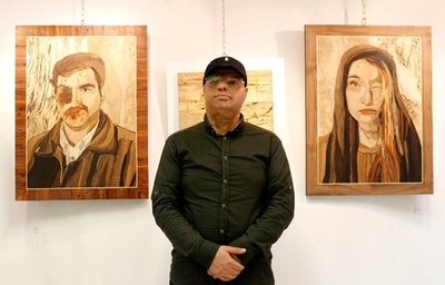 酸攻撃の被害者たち、芸術に見つけた新たなアイデンティティー イラン