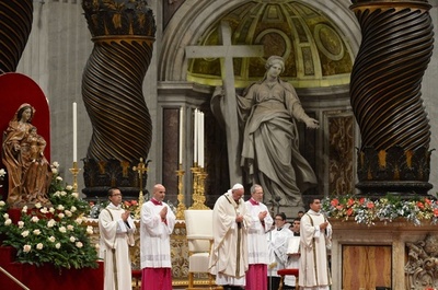 ローマ法王がイブのミサ、「簡素な価値観を取り戻そう」