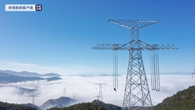 中国初！ 標高の高い厚氷エリアで特別高圧送電線をまたぐ延線工事に成功