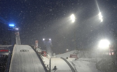 ジャンプ週間第1戦、悪天候のため延期に