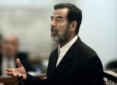 フセイン元大統領の公判が再開 - イラク