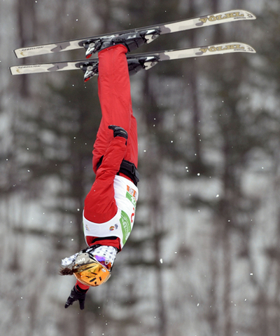 リ・ニナが女子エアリアル3連覇、フリースタイルスキー世界選手権