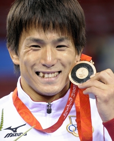 湯元 レスリング・男子フリースタイル60キロ級で銅メダル獲得