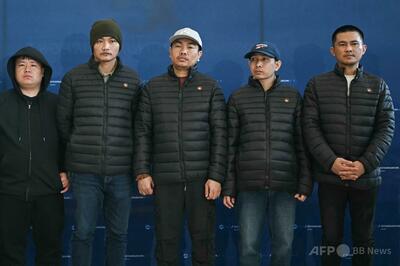 ガザ解放のタイ人5人、家族と再会