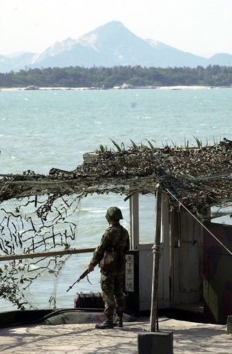 「台湾の民主主義を体感したかった」、中国人が手製いかだで密航