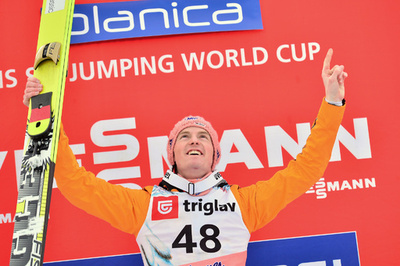 フロイントがファンネメルの連勝を阻む、ジャンプW杯男子